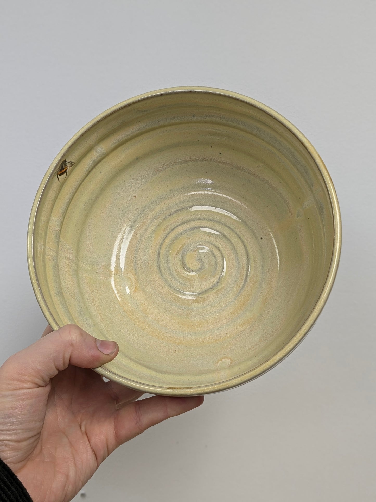 Bee Serving Bowl